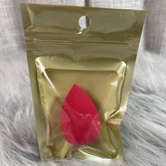 Small Teardrop Blending Spounge - Picture 4 of 5